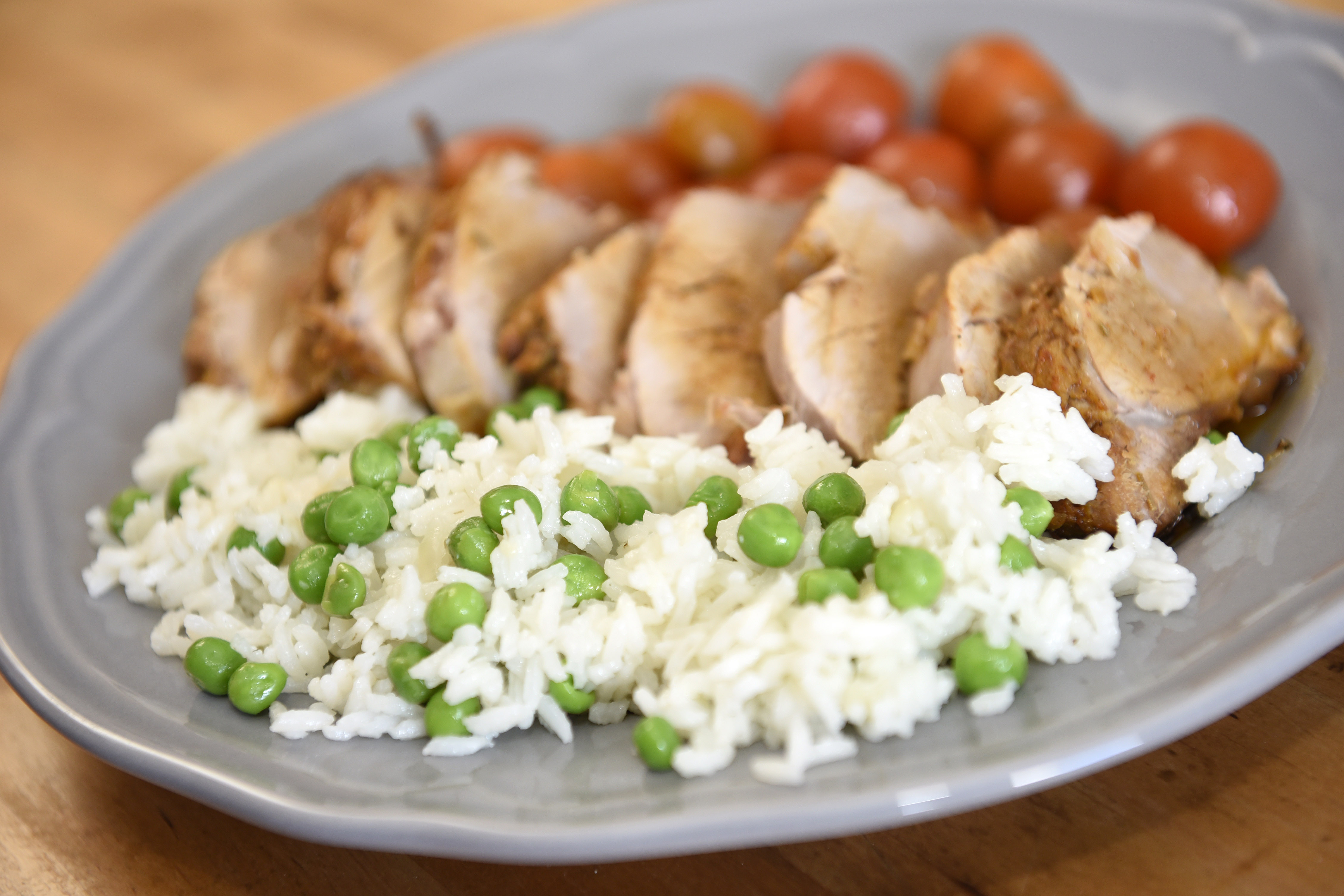 carne com arroz de ervilhas