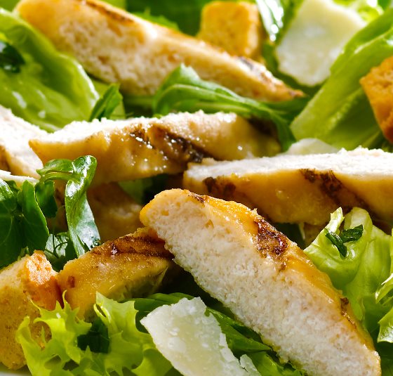 salada cesar de frango