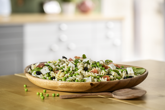 Salada de ervilhas com fussili e queijo