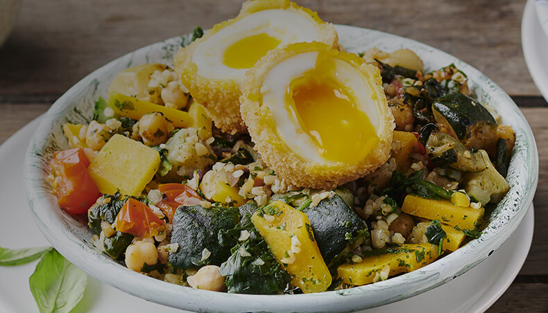 Veggie Bowl Bulgur com ovo panado