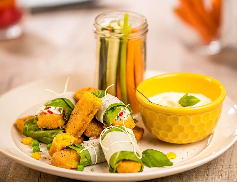 Wrap em folha de alface de Veggie Finger com molho de queijo e ervas