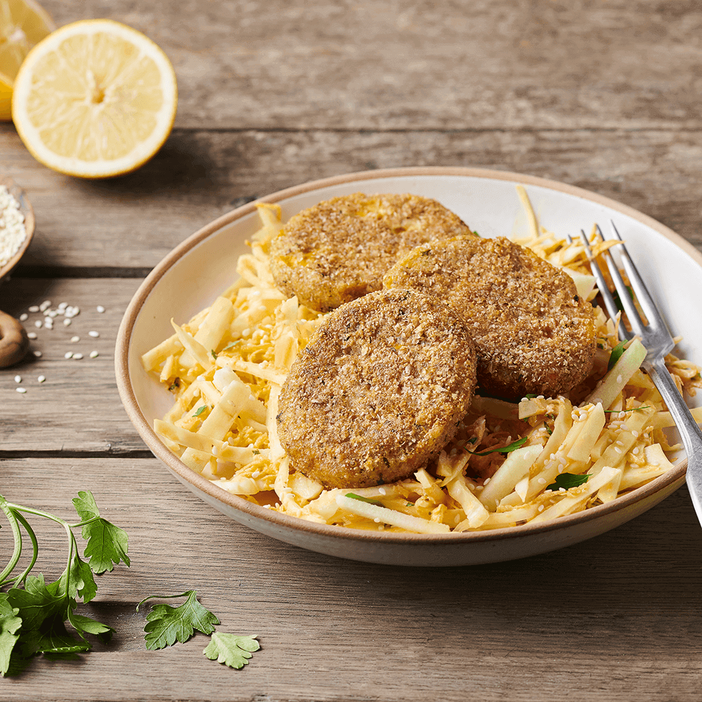 Nacos de batata-doce e salada coleslaw 