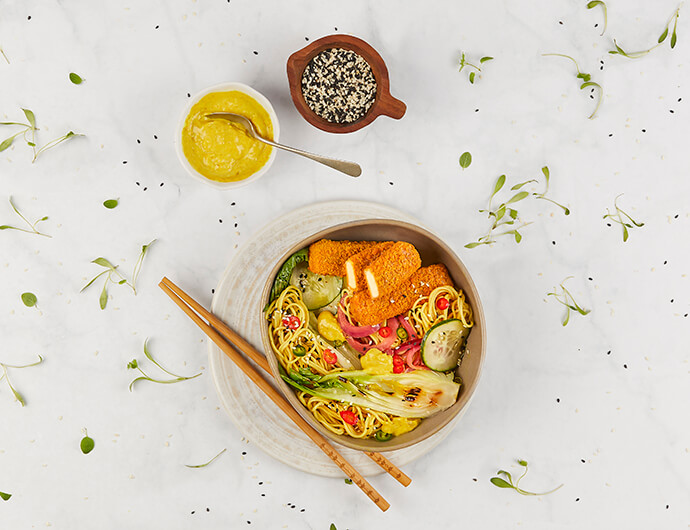 Douradinhos Vegan com Noodles e Caril
