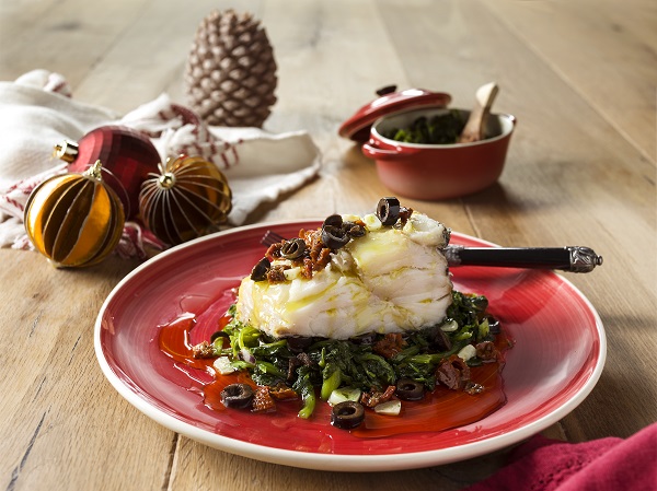 Bacalhau no Forno com Espinafres e Azeitonas