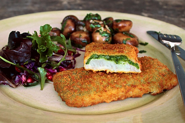 Cogumelos ao Alhinho com Crocante de Peixe e Espinafres