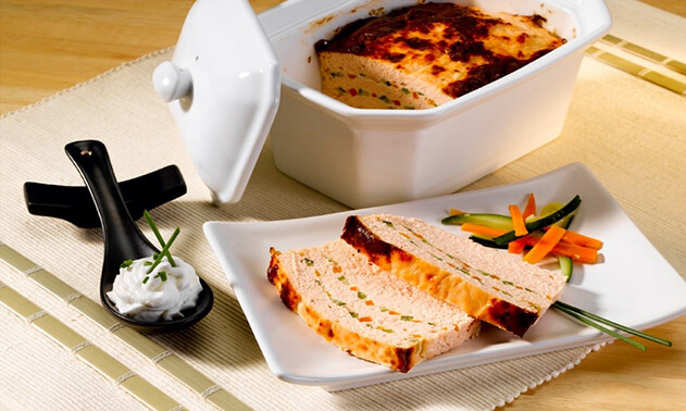 Terrina de salmão com pequenos legumes 